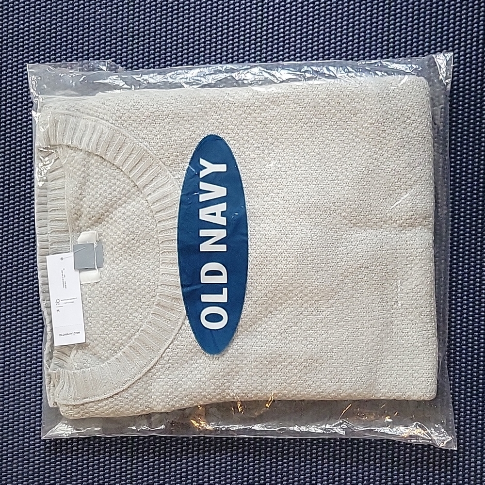 NWT Old Navy Cozy Knit Sweater - Size Medium - Light Grey